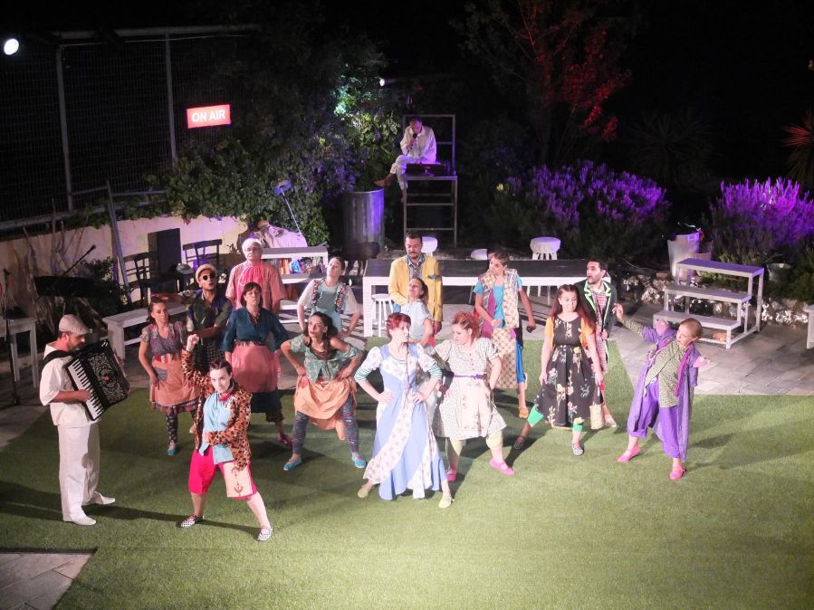 Φωτογραφία από Θεατρική παράσταση: Το Γαλατόδασος